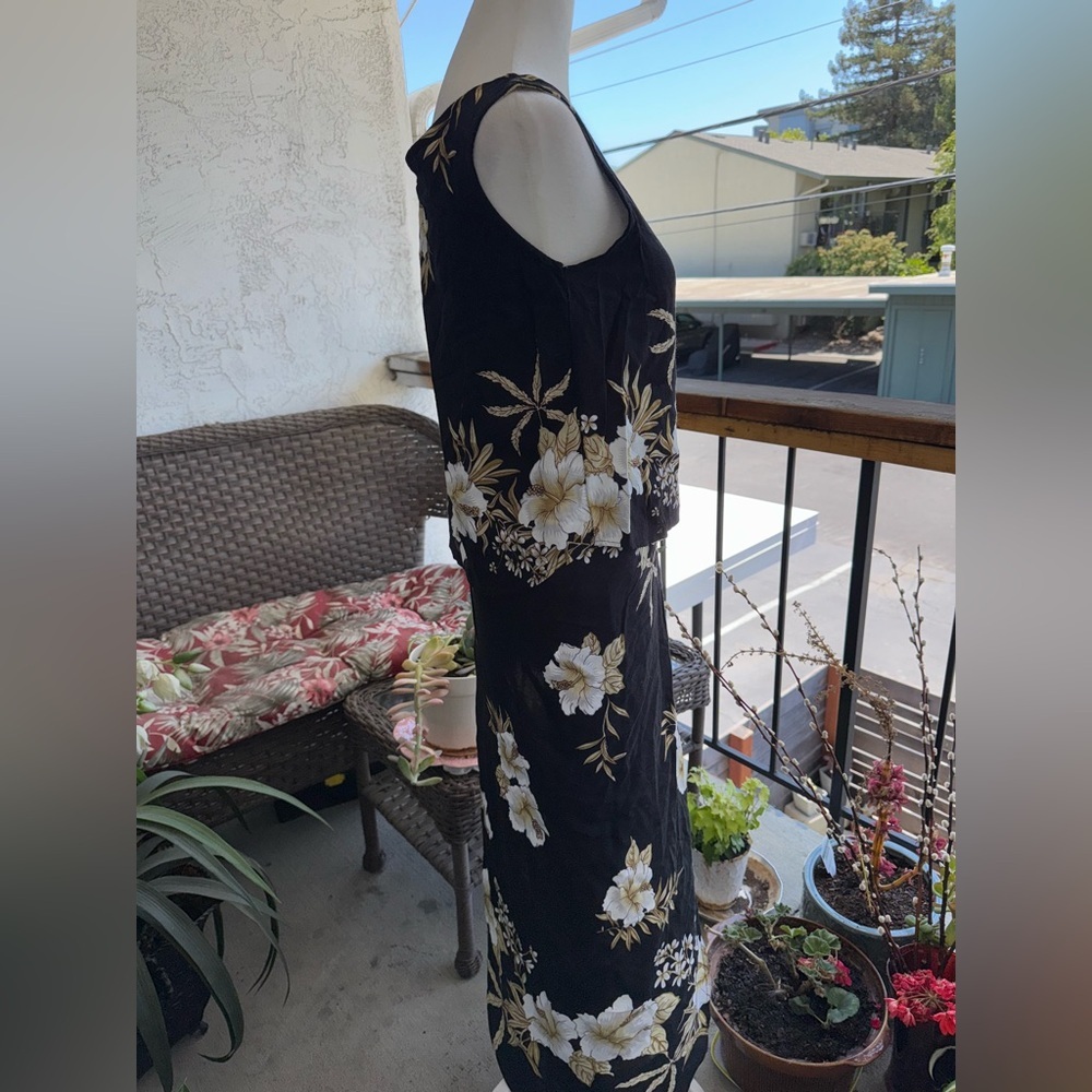 VTG Hibiscus Collection Hawaii 2 Piece Top & Skirt Sarong SMALL Black & White - Picture 7 of 16